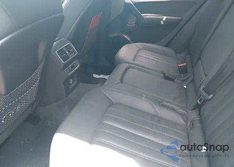 2018 Audi Q5 2.0T Premium/2.0T Tech Premium z USA, uszkodzony, nr VIN WA1BNAFY2J2104017